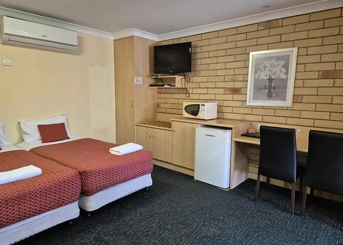 Cotswold Motor Inn