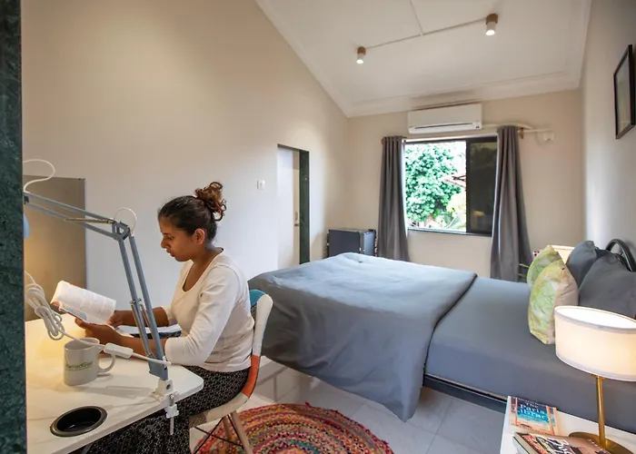Nomadgao Vila Nova - Social Hotel With Coworking, Fast Wifi, And Goan Charm