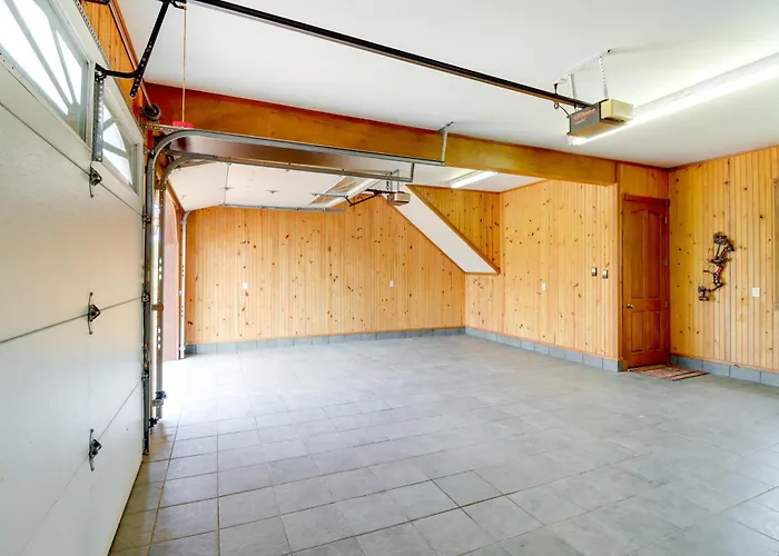 Hike & Fish: Studio W/ Pool Access In Shirley!