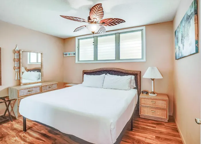 Kaunakakai Condo W/ Private Lanai & Ocean Views!