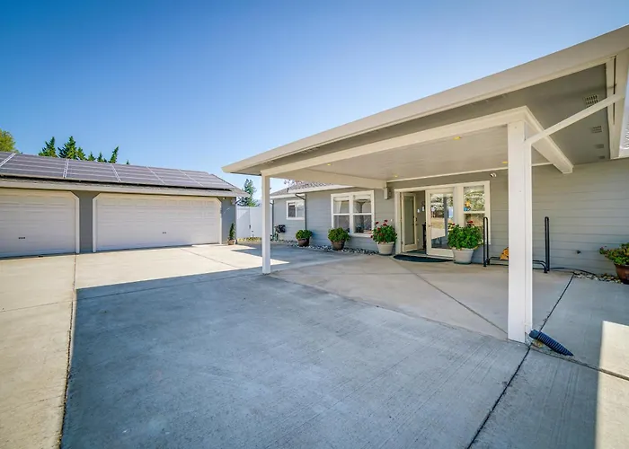 Lakeport Home W/ Stunning Lake & Mountain Views