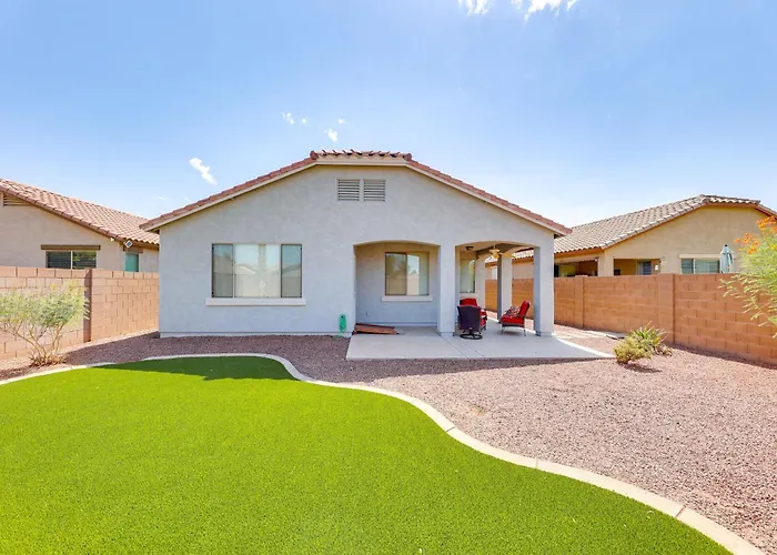 Near Parks & Golf: Maricopa Home W/ Covered Patio!