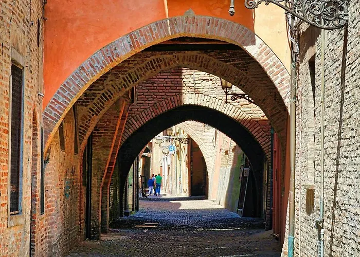 A Due Passi Dal Centro