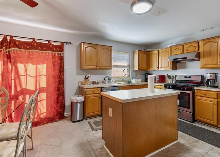 7 Minutes To Iad Upstairs Room In Dc Metro Area Middle Size Room