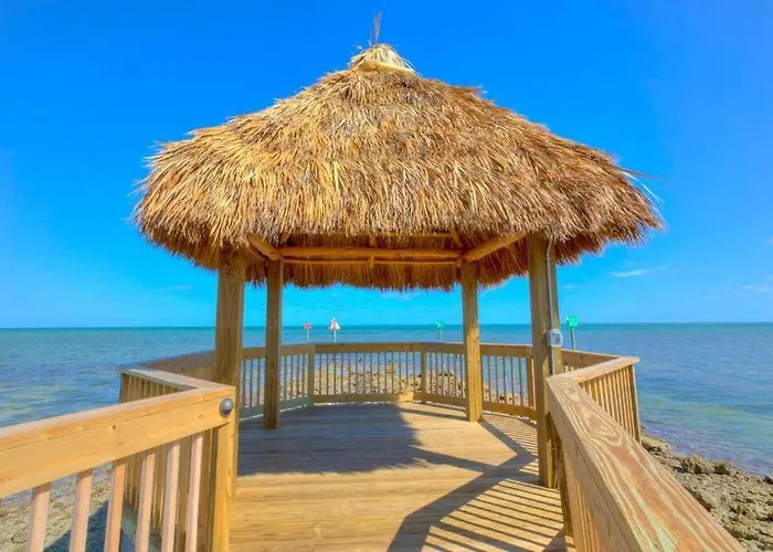 Toes In The Sand - 2 Bedroom Condo Sleeps 4