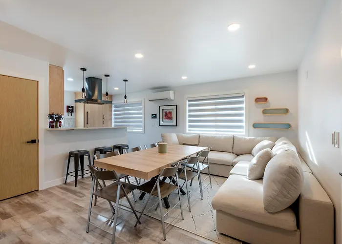 Hip Modern, 3 Bedroom
