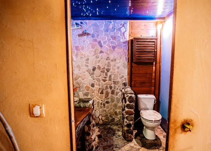 West Indies Cottage, Cottages Haut De Gamme Avec Piscine, Jacuzzi Et Vue Jungle