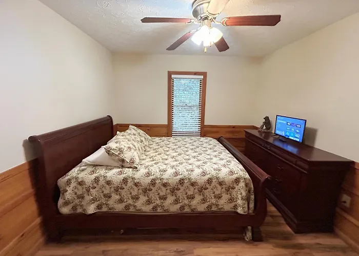 Tucked Away Cabin