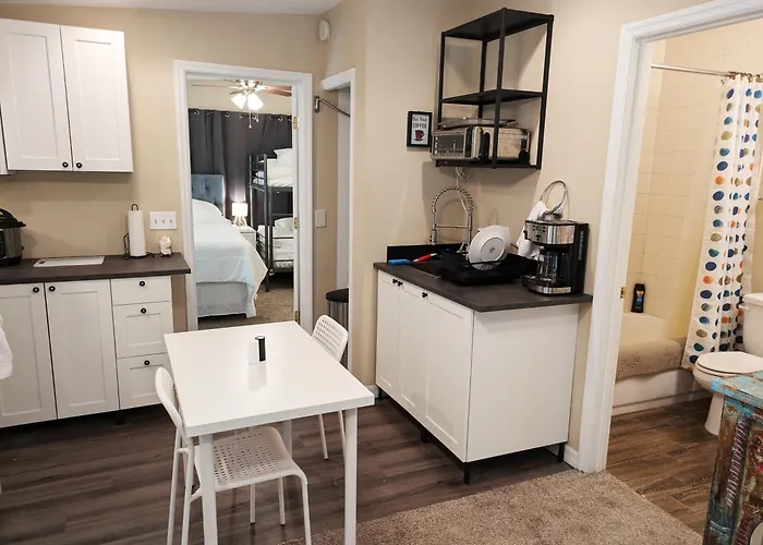 Private Entrance 1 Bd Guest Suite In Cypress Gardens Near Legoland