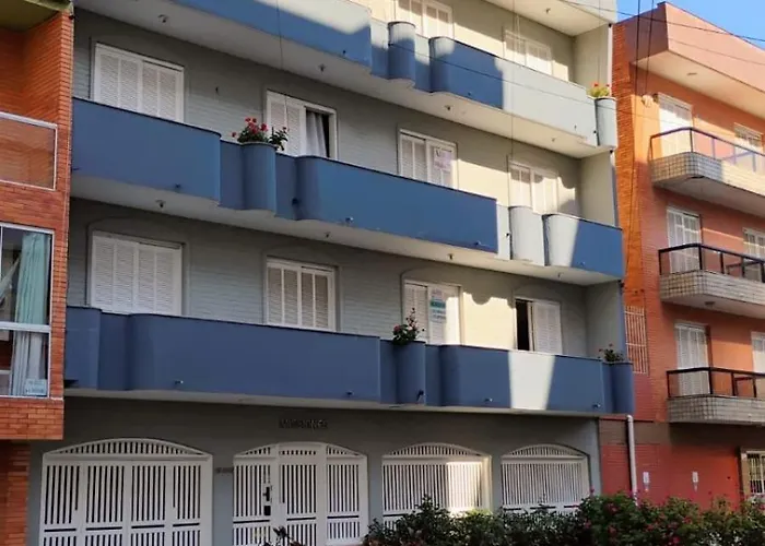 Apartamento 1 dormitório, confortável, no centro de Capão da Canoa a 1 quadra do mar