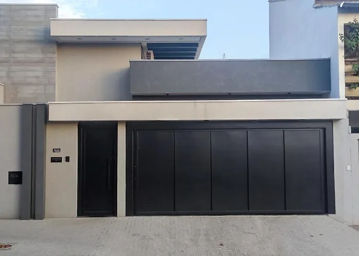 Suíte Aconchegante e Garagem Grátis - Até 4 Pessoas