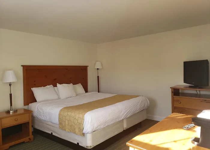 Town & Country Inn