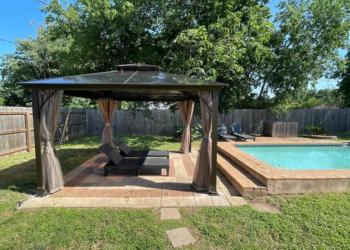 Luxury 4Br Oasis With Pool, Hot Tub & Game Room!