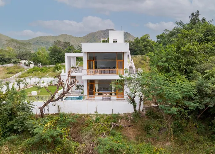 Saffronstays Villa Bougain - 2Br Hill-View Villa With Plunge Pool, Veg Bbq, Birdwatching & Serene Garden Sit-Outs