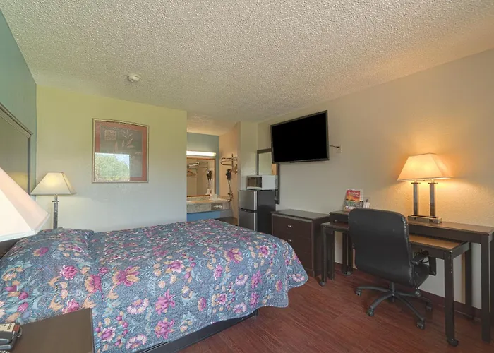 Regency Inn & Suites Bay City Tx