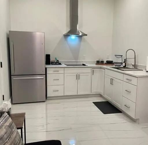 Casa Blanca Studio With Washer Dryer