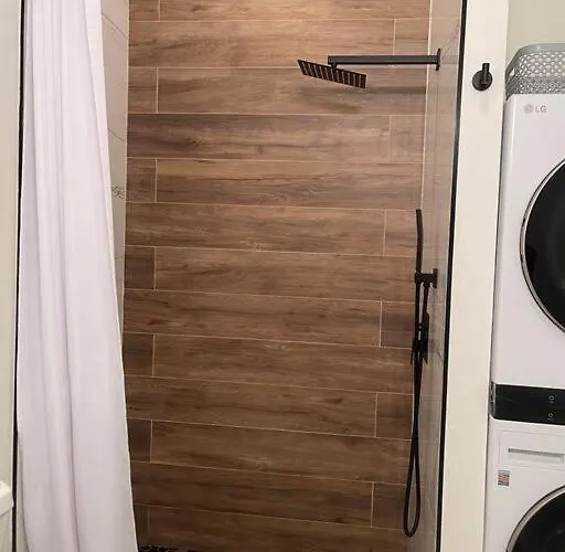 Casa Blanca Studio With Washer Dryer