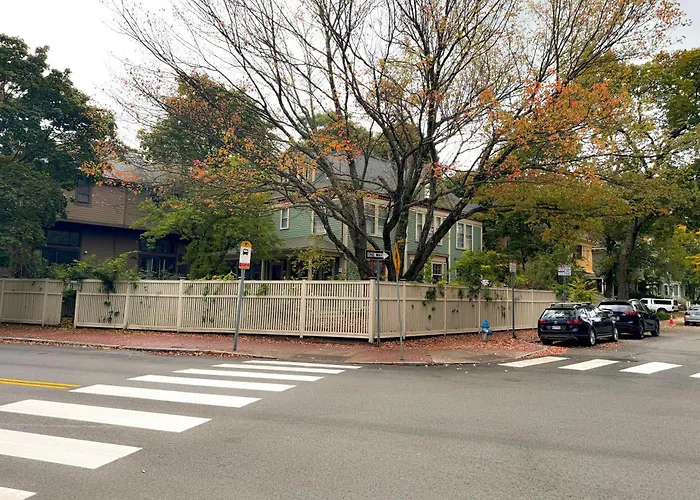 Harvard Rooms - 2Br Retreat Adjacent To University