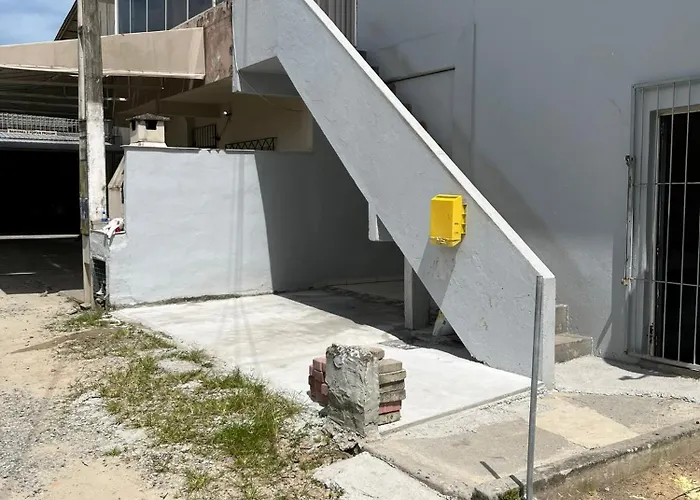 Hospedagem 20m da praia.