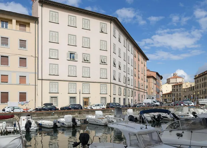 Near The Port-Elegante Appartamento Con Vista Sui Canali