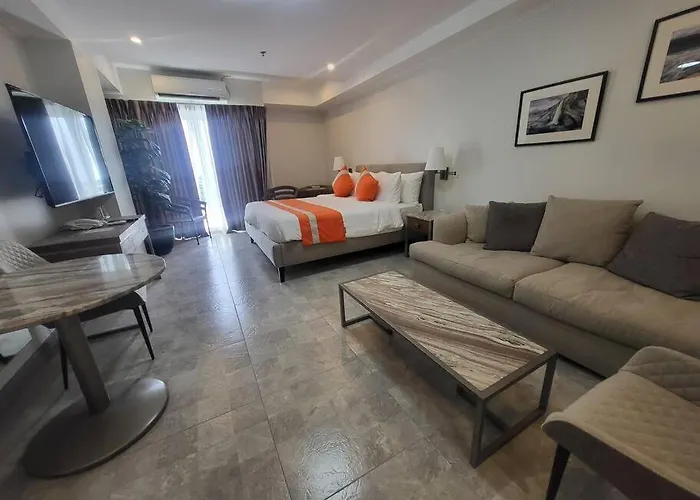 Sheryll Escapes - 1109, Phase 2 La Grande, Breezy, Hotel Amenities!