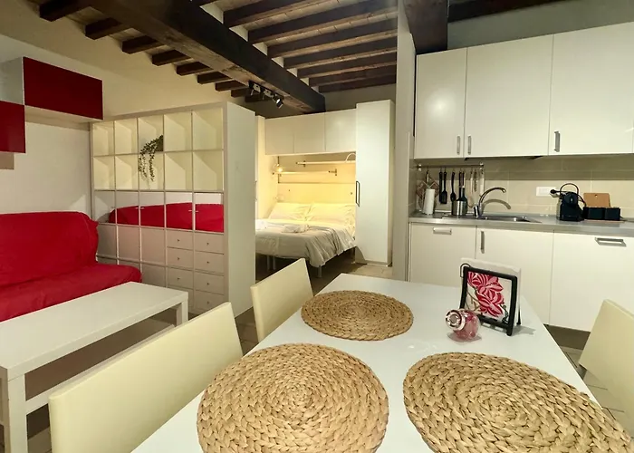 Niki O. Apartments