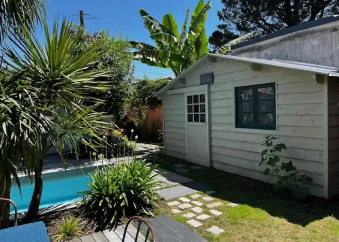Le Nid Du Heron, Maison Avec Piscine Chauffee Privative Au Coeur De Nantes