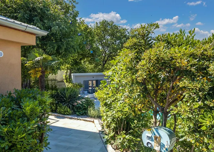 Gorgeous Home In Glavani