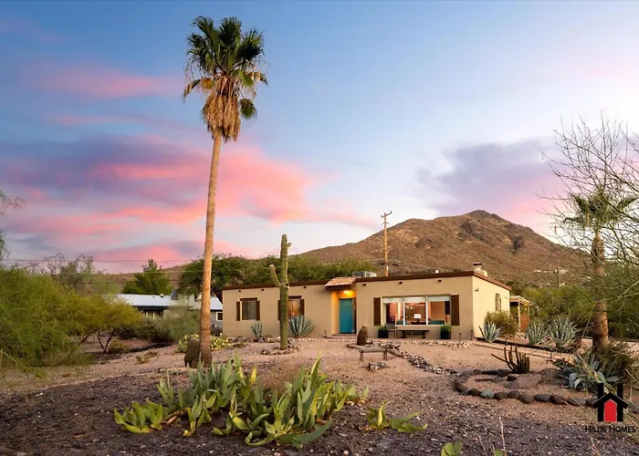 Sonoran Desert Getaway With Cowboy Tub