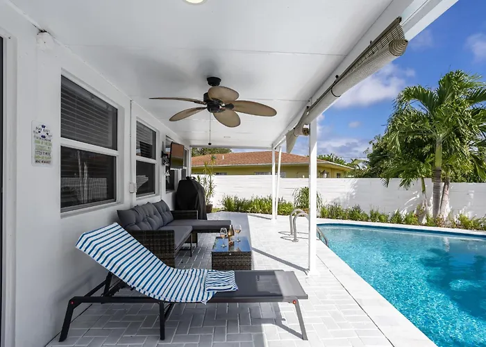 3Br 2Ba Heated Pool Home Pool Table Great Location