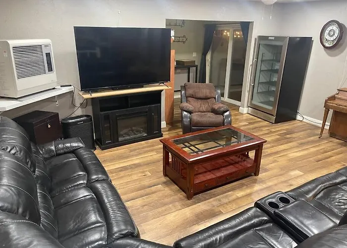 Cute 3 Bedroom Home In Town