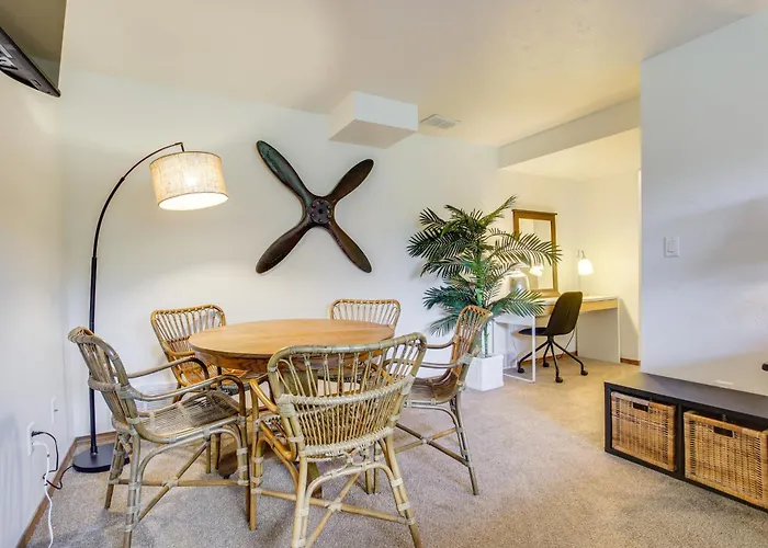 Near Medical Corridor: 'Whimsy Wisconsin' Duplex