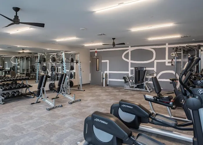 Landing At The Residences At Sawmill Station - Studio In Downtown Morton Grove