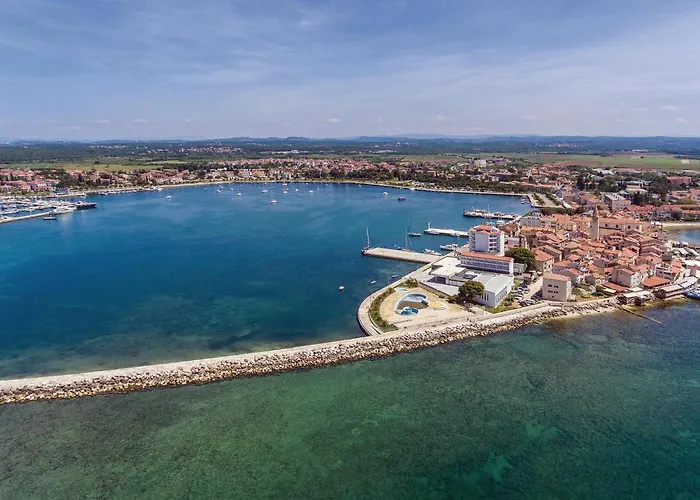 3 Bedroom Beach Front Home In Savudrija