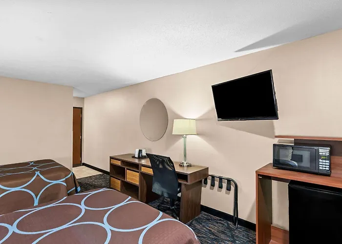 Super 8 By Wyndham Council Bluffs Ia Omaha Ne Area