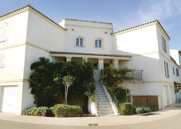 Cozy Home In Aigues-Mortes With House Sea View