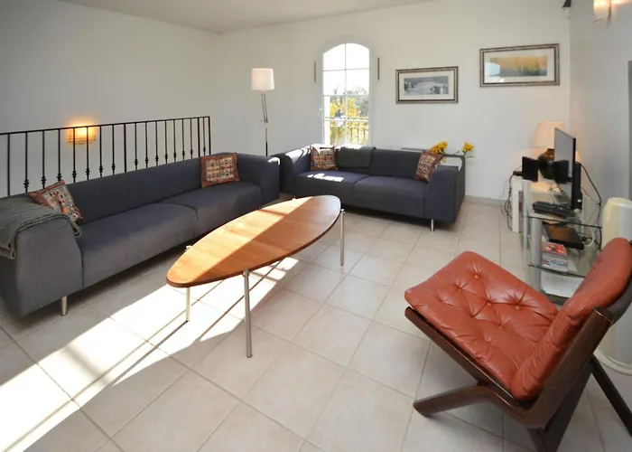 Cozy Home In Aigues-Mortes With House Sea View