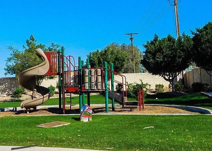 Gated Townhouse With Heated Pool, Hot Tub, Near Us60