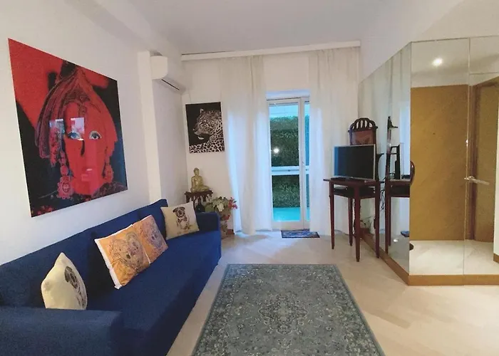 Central Monaco Suite: Bedroom Apartment Near Casino