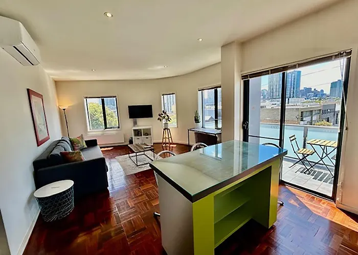Superb City Views - Apartment, Work Or Just Relax!