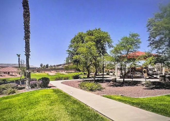Pet Friendly 3Br 2Ba Private Optional Heated Pool Bbq Grill Golf Clubs Close To Park