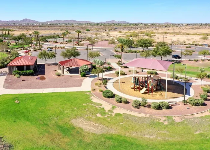 Pet Friendly 3Br 2Ba Private Optional Heated Pool Bbq Grill Golf Clubs Close To Park