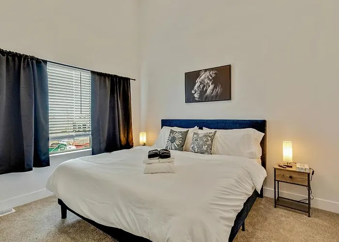 Spacious Townhouse - Mins To Downtown Slc - Garage