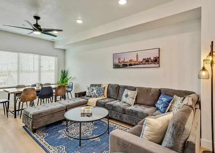 Spacious Townhouse - Mins To Downtown Slc - Garage