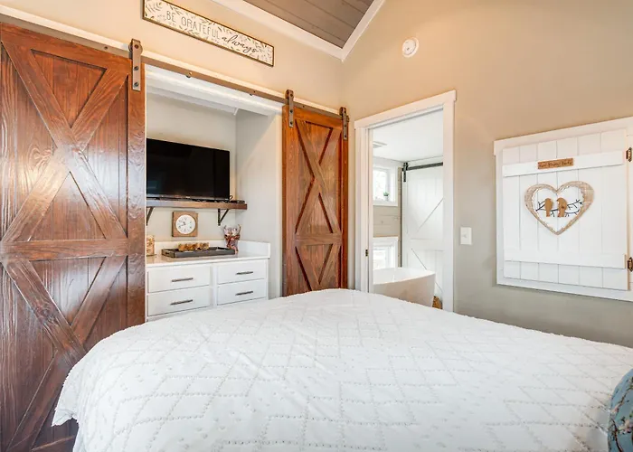 Tiny Home In Flat Rock: Easy Access To I-26!