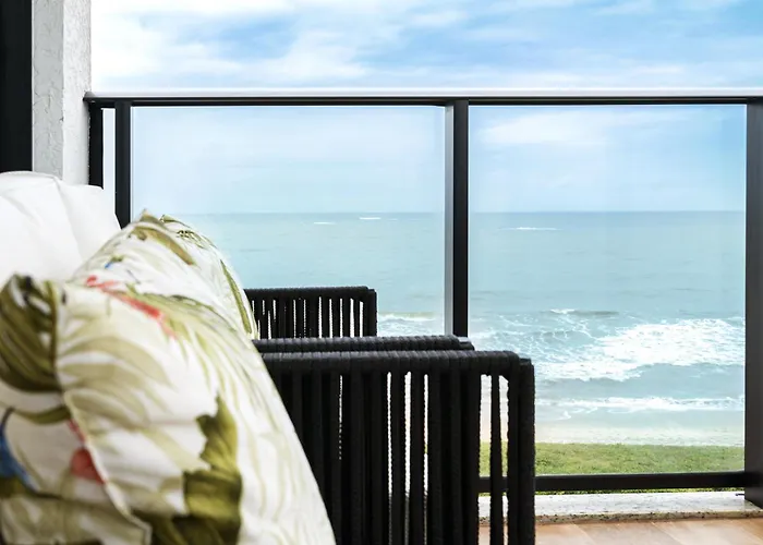 Conforto e Estilo Vista para o Mar Hidromassagem Wi-Fi Ar Condicionado Vaga Privativa e a Passos da Praia