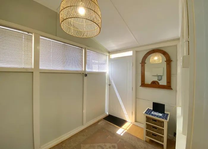 5 Learmonth Street