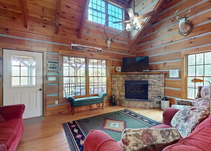 Hot Tub & River Views: 'Doolittle Mountain Cabin'