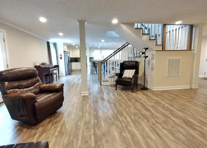 Backwoods Family Getaway! 3 Bedroom House!