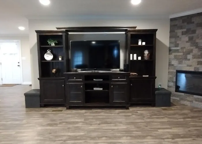 Backwoods Family Getaway! 3 Bedroom House!